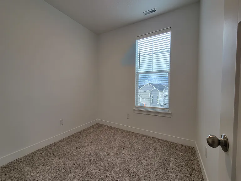 471 N 325 W #471 — Photo 11