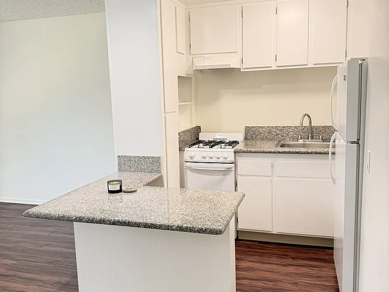 Concord Square Apartments — Photo 34