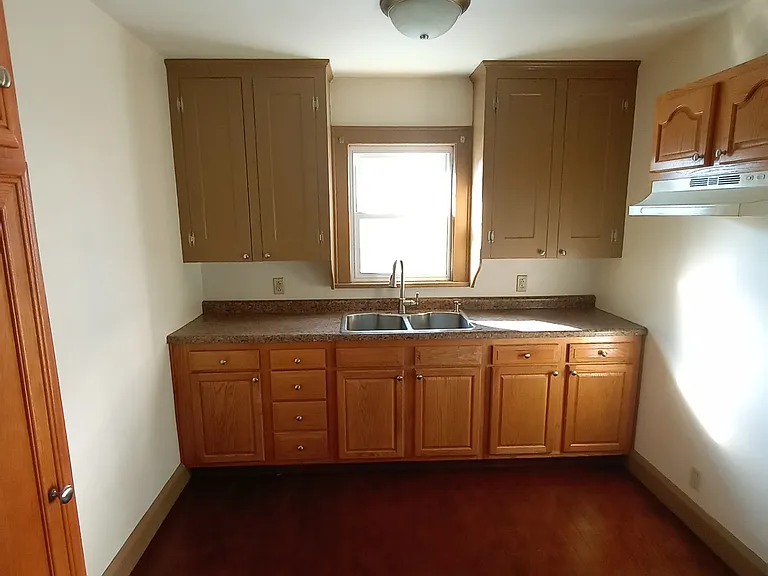 825 Tremont Ave SW #B — Photo 7