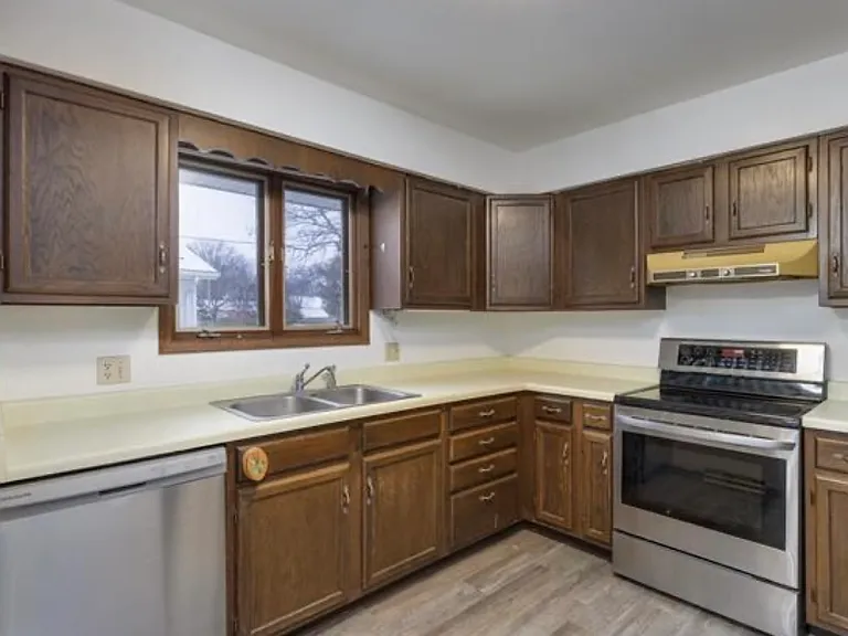 105 N Arch St — Photo 2
