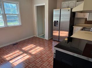 1843 Forest St, Carthage, MO 64836