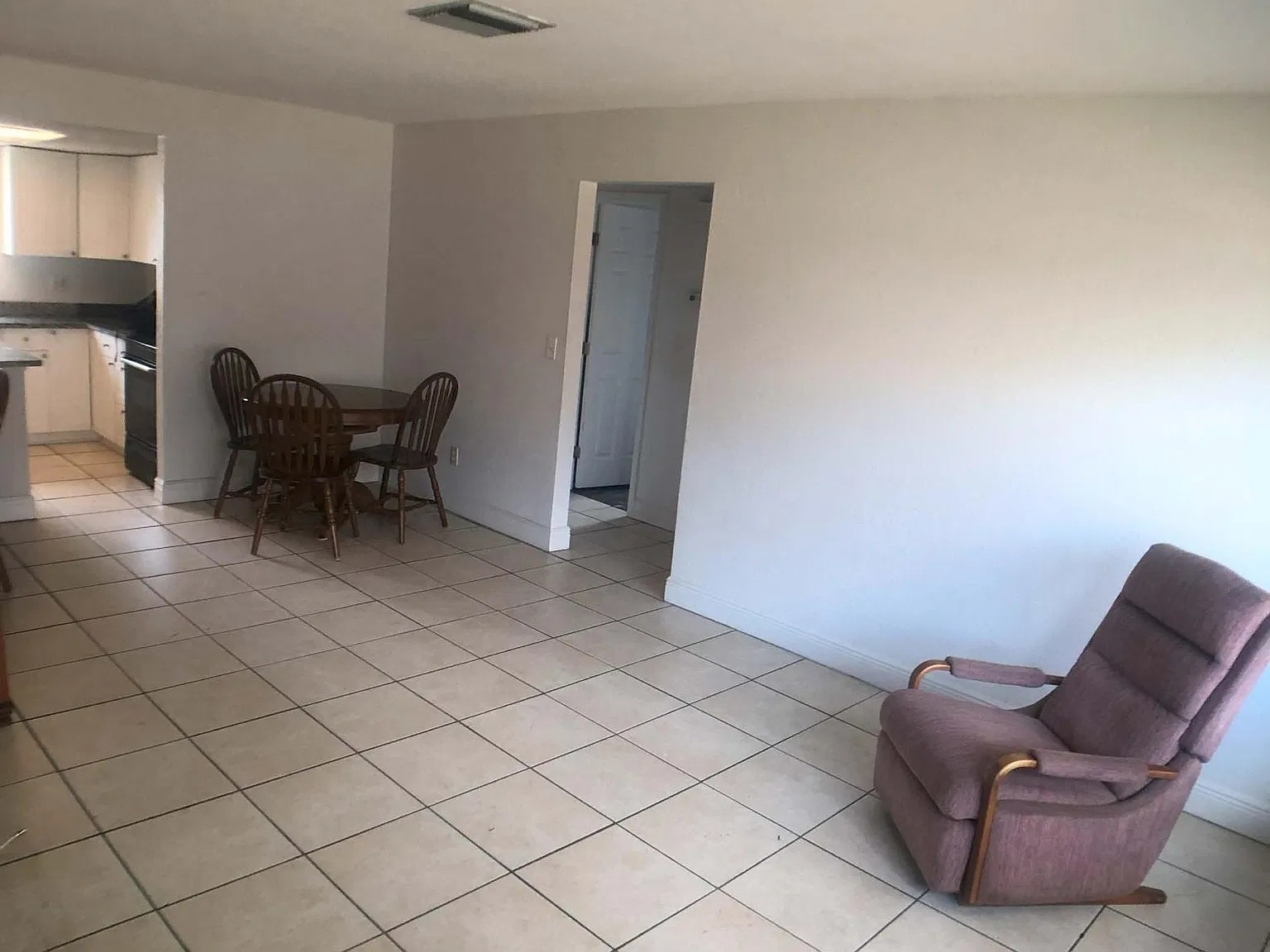 2 bed, 810 sqft, $1,750 — Photo 3
