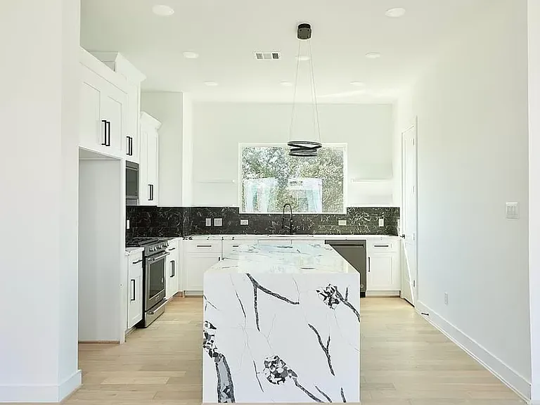 2720 Rosalie St — Photo 25