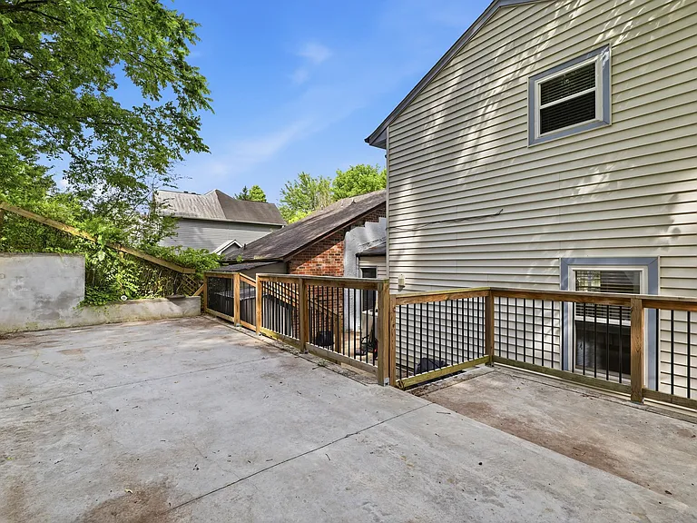 7668 NW Chatham Cir — Photo 28