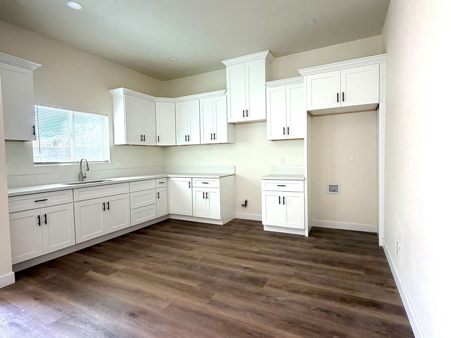 3 bed, 1200 sqft, $3,500 — Photo 1