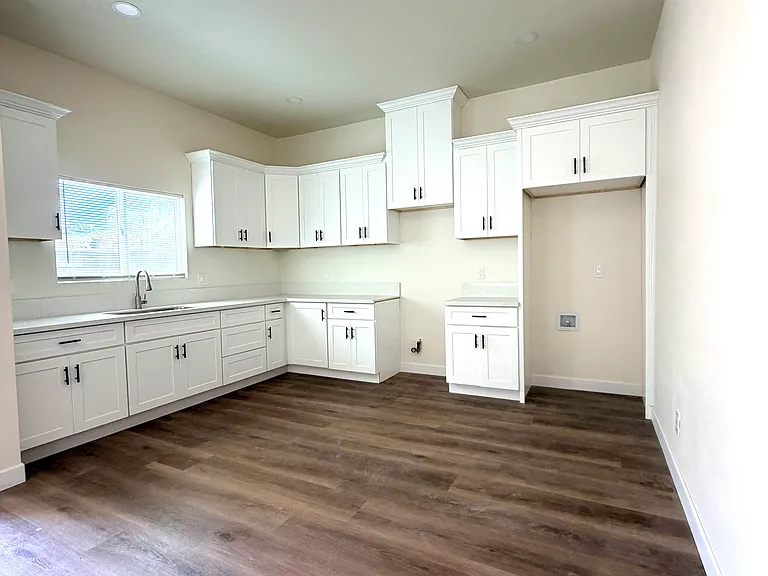 9682 Halekulani Dr — Photo 1