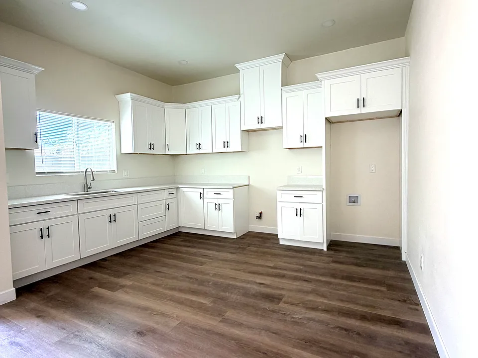 9682 Halekulani Dr