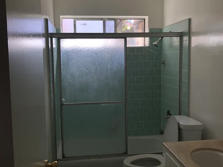 2218 N Lincoln Park Ave — Photo 8