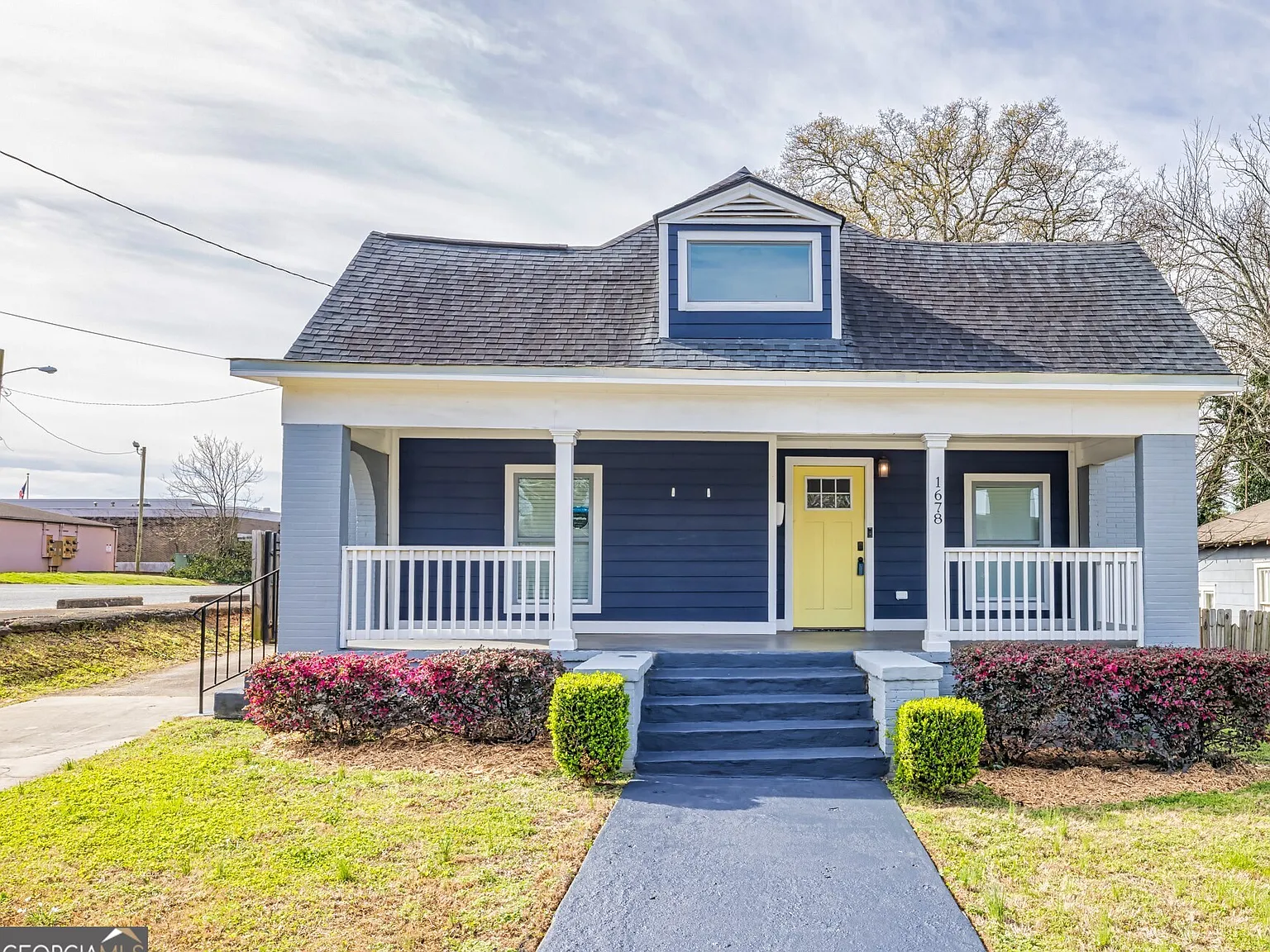 4 bed, 3.0 bath, 2615 sqft, $2,550 — Photo 2