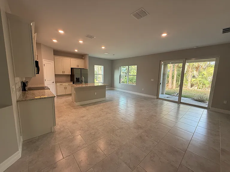 3665 N Cranberry Blvd — Photo 5