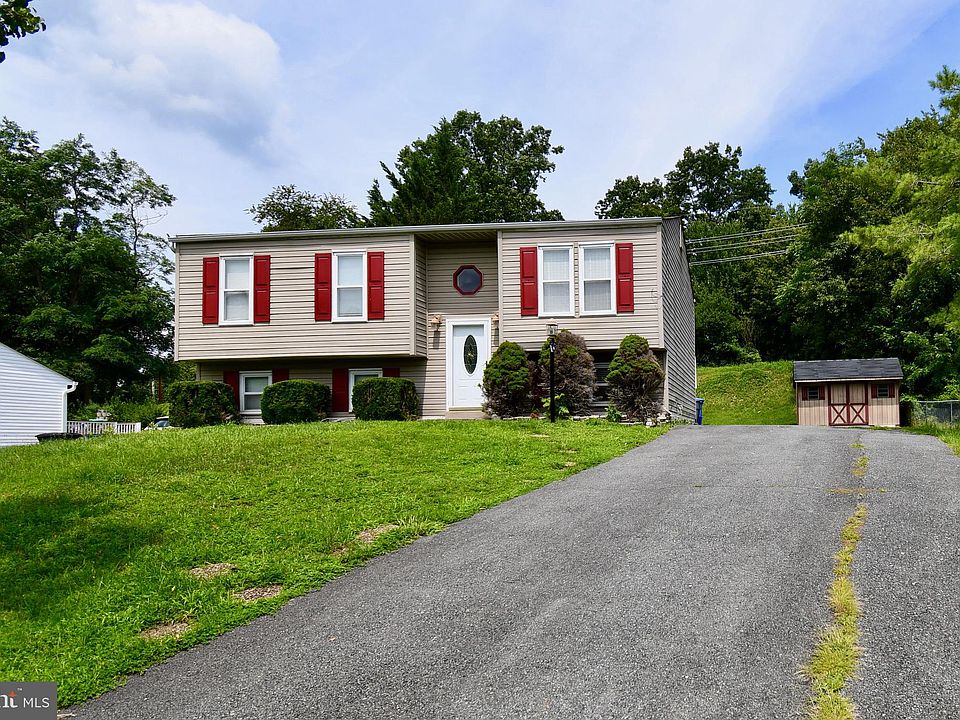 1st image of 25253 Conrad Ct