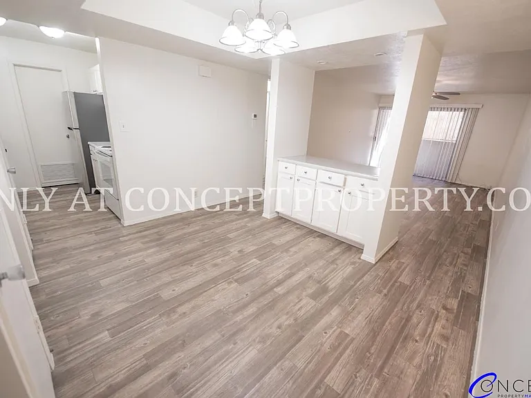 Foothill Terrace — Photo 8