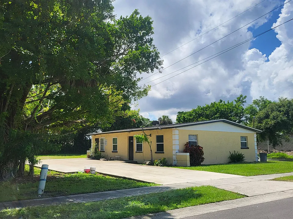 1815 Lillie St