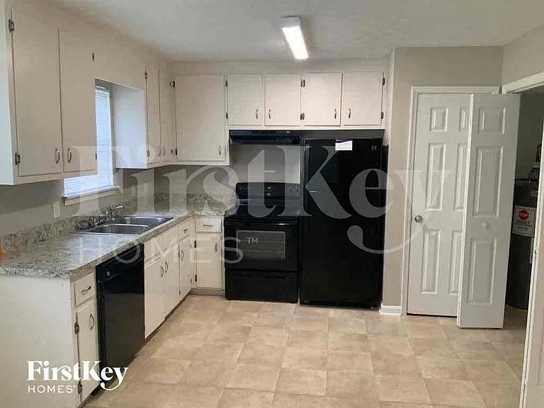990 Green Valley Dr NW — Photo 4