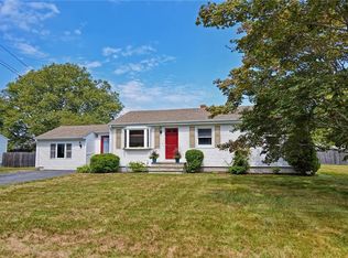14 Ridgeway Dr, Warren, RI 02885