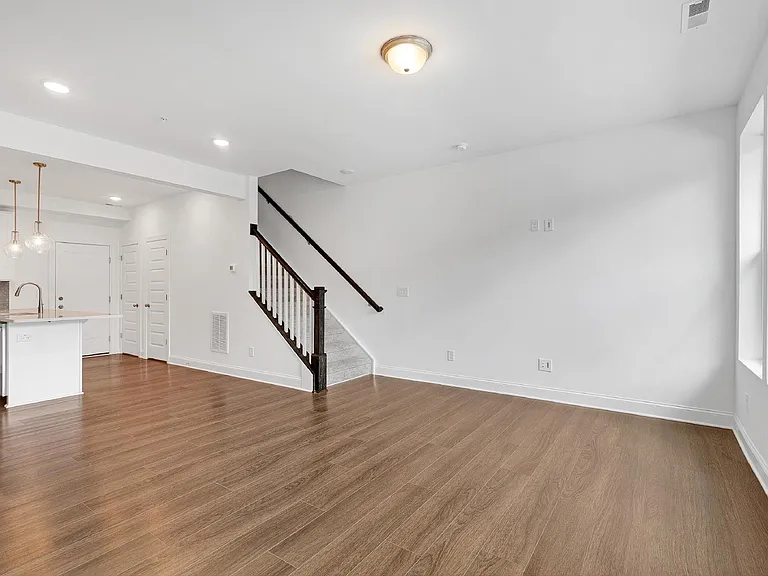 1204 S Person St #101 — Photo 6