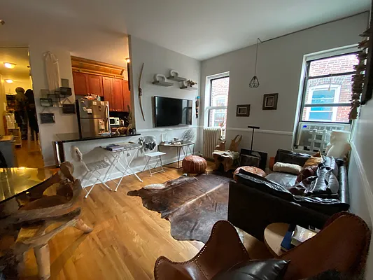 Rented by Mdays Realty | media 18