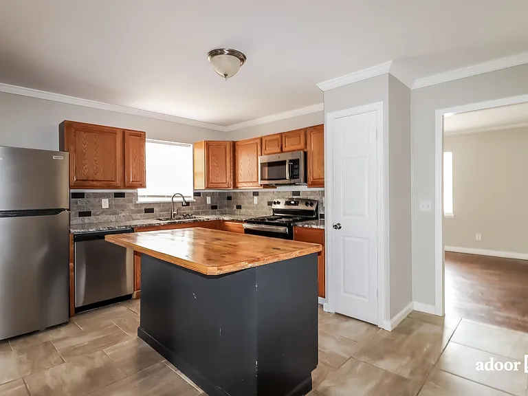 5310 Baggett Dr — Photo 4