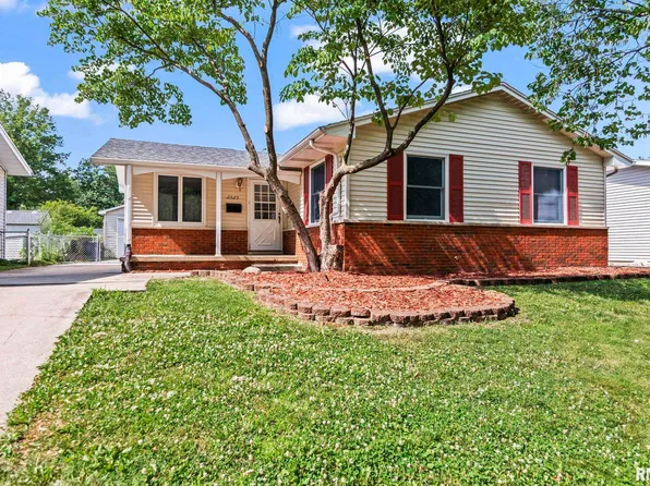 2525 Selkirk Rd, Springfield, IL 62702