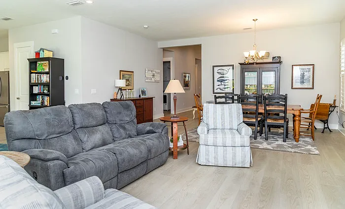 110 Oak Park Dr — Photo 16