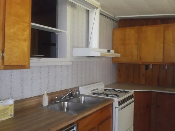 203 Prickett Dr, Eutawville, SC 29048