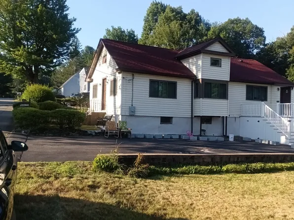 50 Towtaid St, Cherry Valley, MA 01611