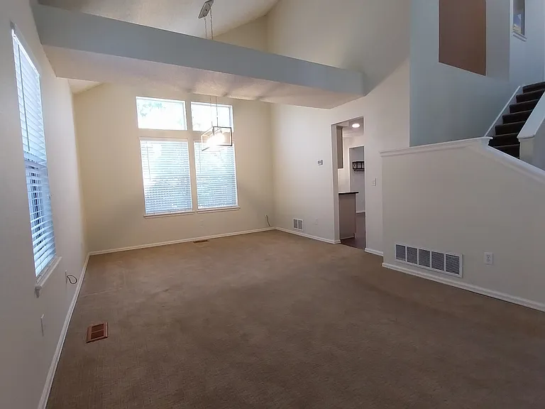 9786 Buckingham Ct — Photo 3