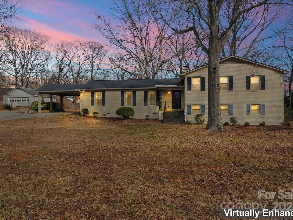 1st image of 950 Arrowhead Dr