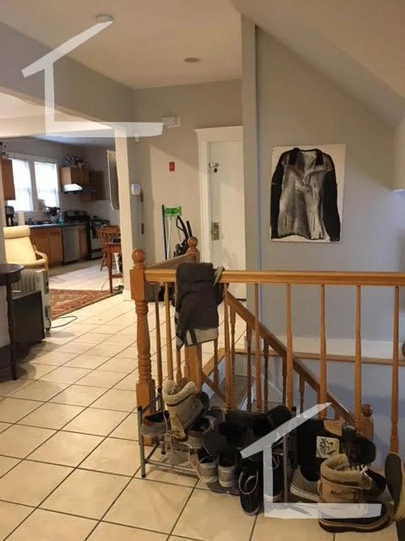 Huge 6 bed in Allston — Photo 1