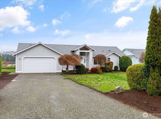 461 Hazelwood Dr, Oak Harbor, WA 98277