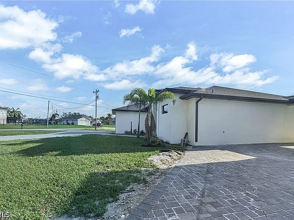 3rd image of 1005 SW 15th Pl