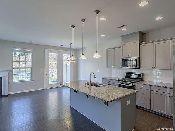 3rd image of 5662 Stonewells Dr #141
