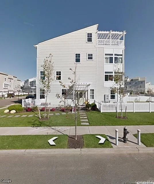 3 bed, 2.0 bath, 1800 sqft, $4,500 — Photo 1
