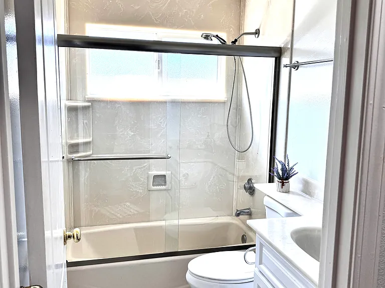 Detached bath