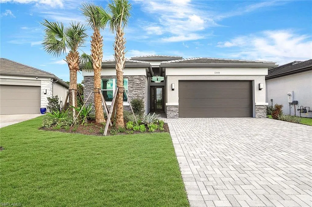 3 bed, 3.0 bath, 1954 sqft, $4,500 — Photo 1