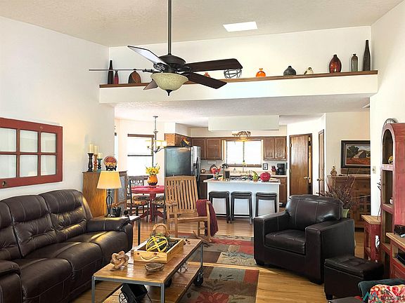 4th image of 602 Hawthorne Dr