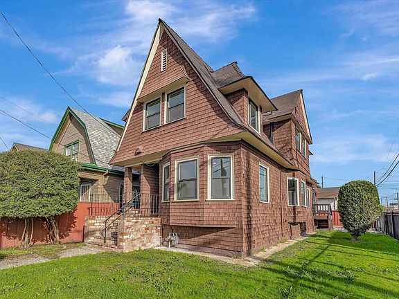 3rd image of 2804 Adeline St