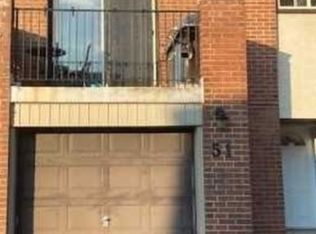 1051 Cedarglen Gate #51, Mississauga, ON L5C 3A7