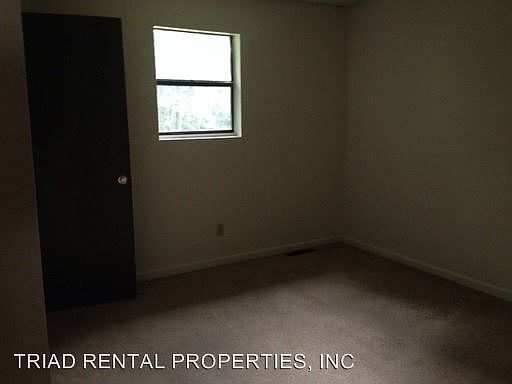 2nd image of 1836 Dennis St
