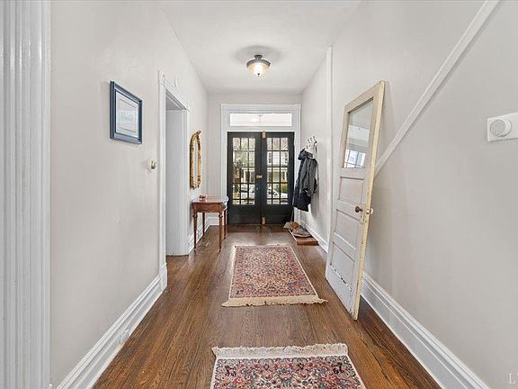 5th image of 219 Warwick Ln
