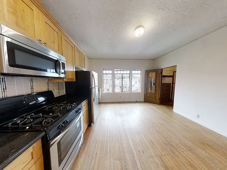 2030 Dwight Way — Photo 21