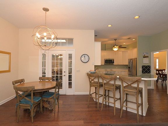 5th image of 712 Treeline Pl