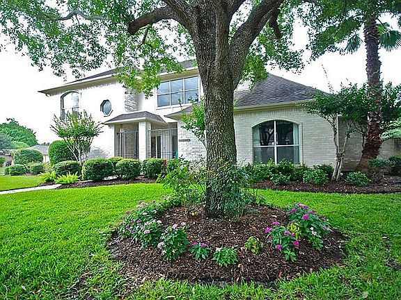 3rd image of 3234 Country Club Blvd
