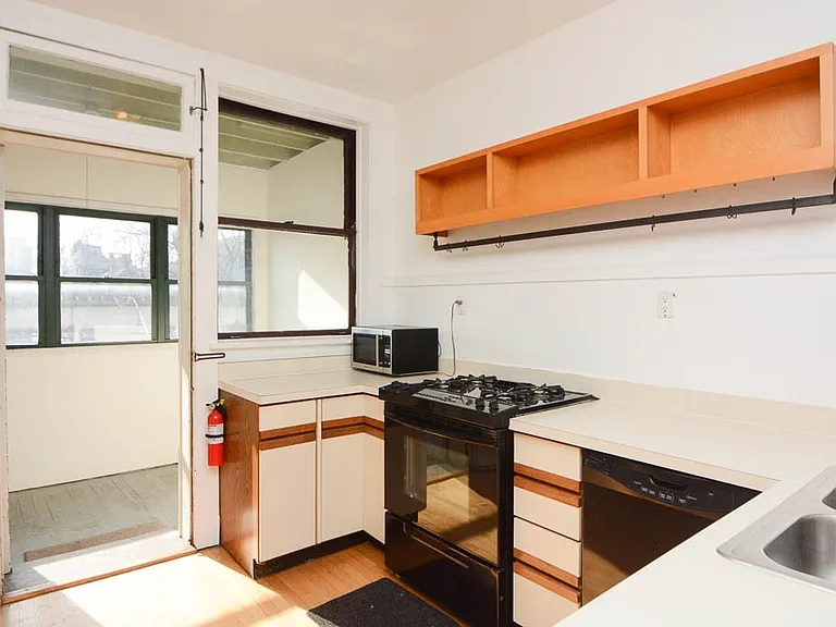 1309 W Newport Ave #2C — Photo 3