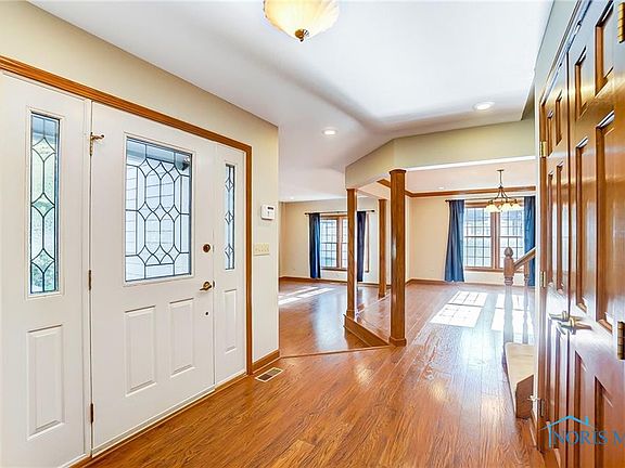 4th image of 2223 Saratoga Dr
