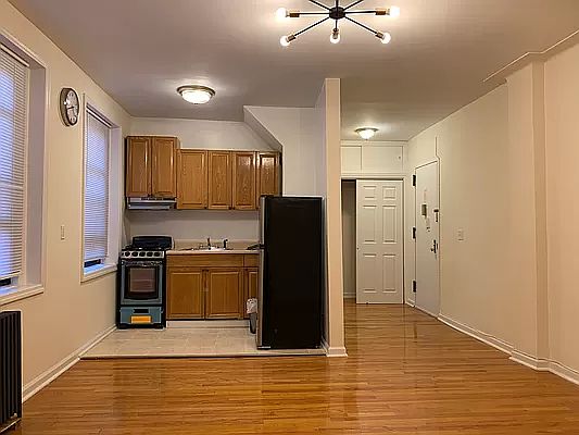 1st image of 62-64 Saunders St APT D1