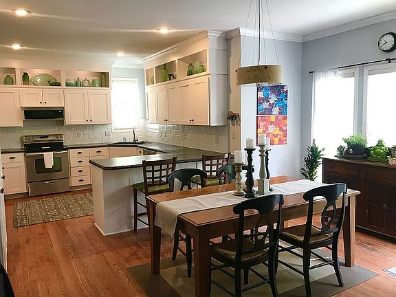 Kitchen and breakfast room