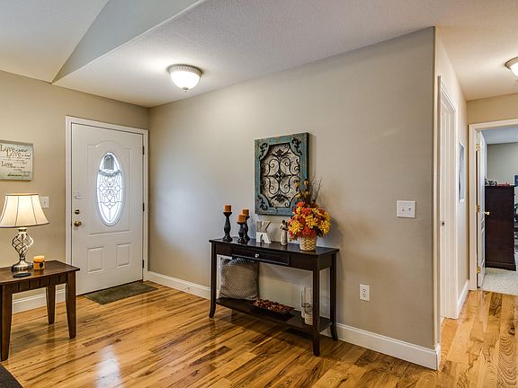 3rd image of 167 Chapel Hill Dr
