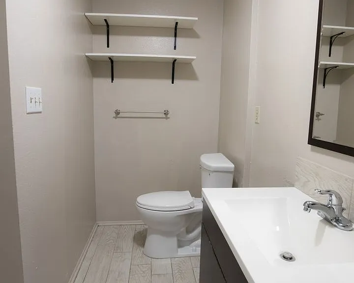 322 Steele Blvd — Photo 11
