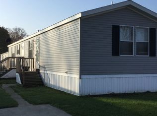 527 Prairie Dr, Syracuse, IN